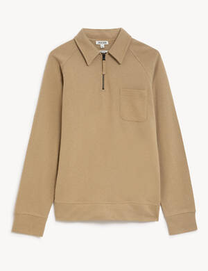 marksandspencer_SS23_Menswear_T62_3802E_svetr s kratkym zipem s vysokym podilem bavlny_JAEGER_2899Kc.jpg